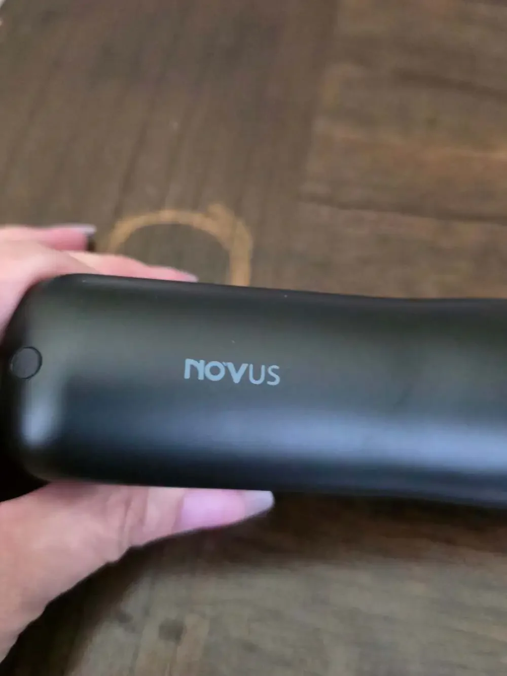 NOVUS Model NV560 Cordless Portable Hair Straightening Brush